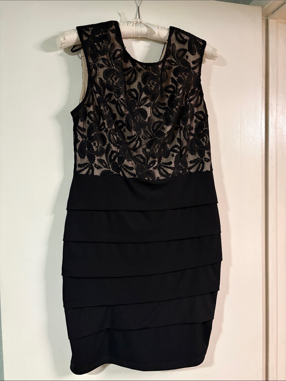 Enfocus Sleeveless Black Lace Overlay Sheath Dress Size 12